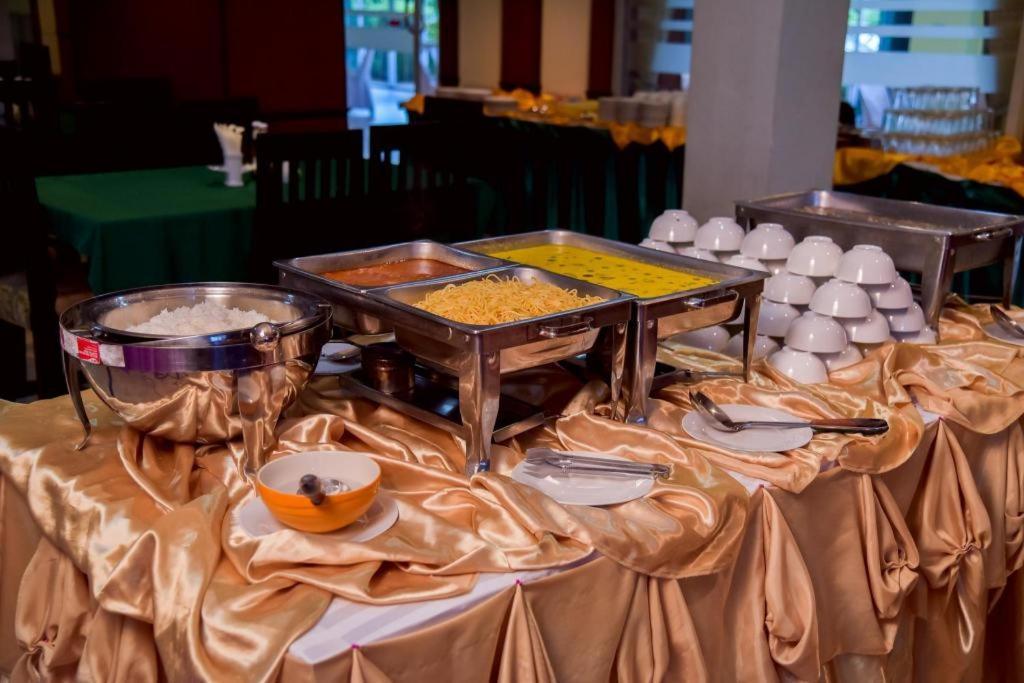 Season Palace Huahin Hotel Ча-Ам Екстер'єр фото