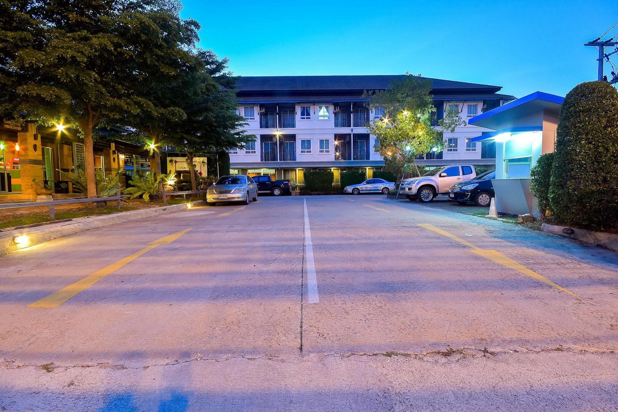 Season Palace Huahin Hotel Ча-Ам Екстер'єр фото